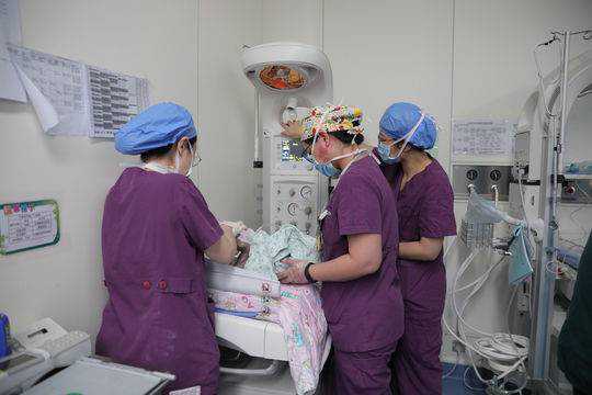 四川省首例第三代试管婴儿诞生